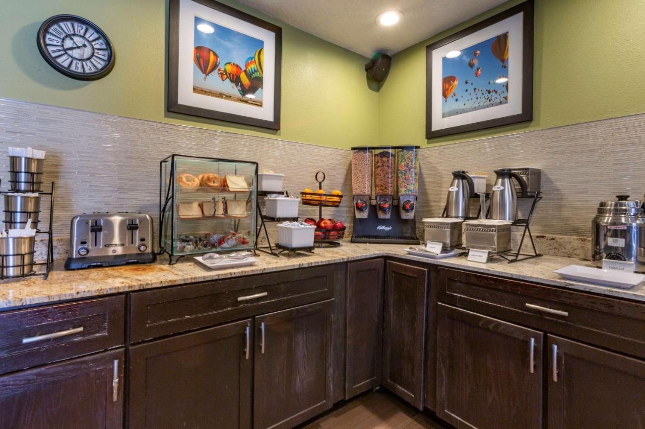 Best Western Airport Albuquerque Innsuites Hotel & Suites Exterior photo
