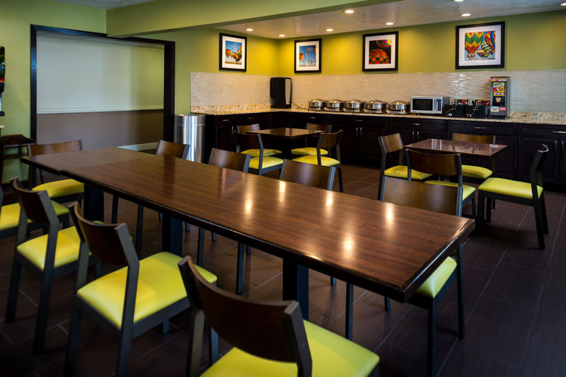 Best Western Airport Albuquerque Innsuites Hotel & Suites Exterior photo